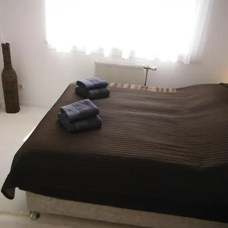 Csongor Apartment *